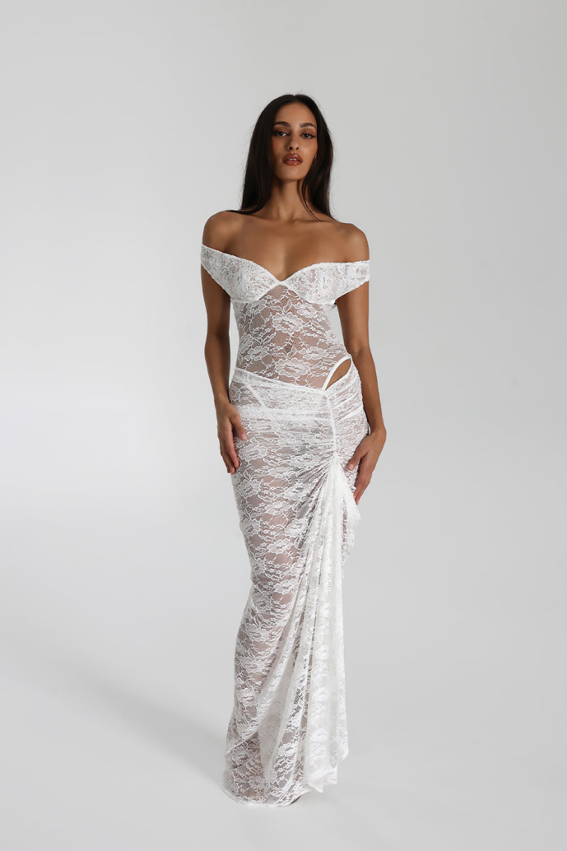 Vestido de Encaje con Hombros Descubiertos