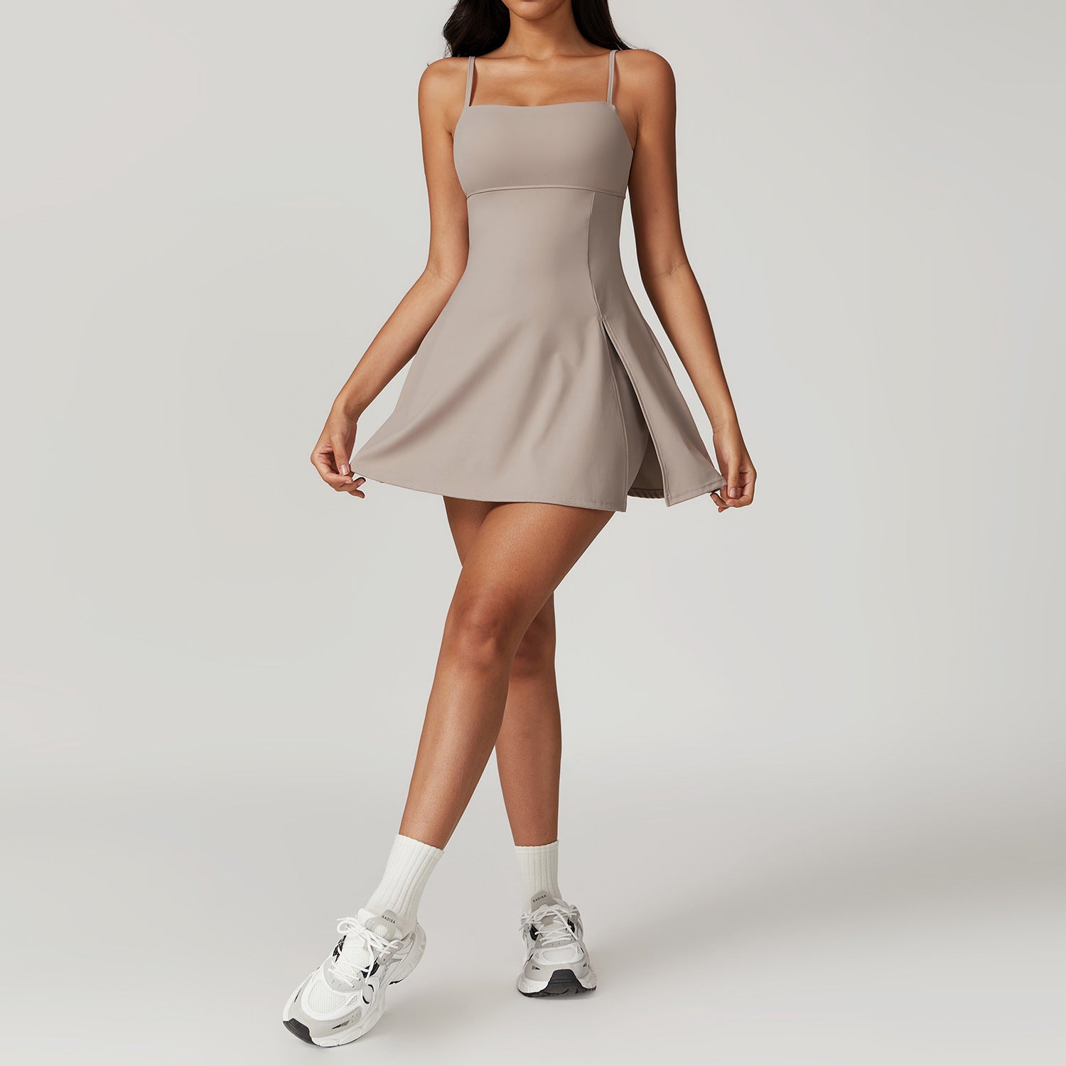 Vestido Deportivo Chic con Abertura Lateral