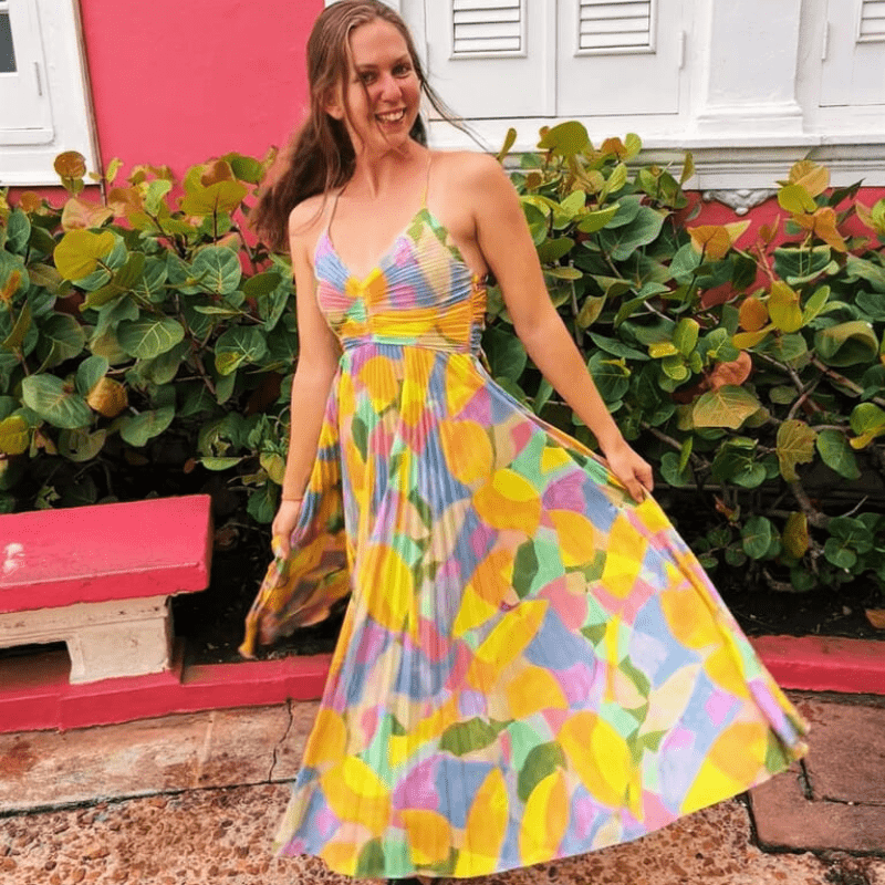 Vestido Midi con Diseño Plisado