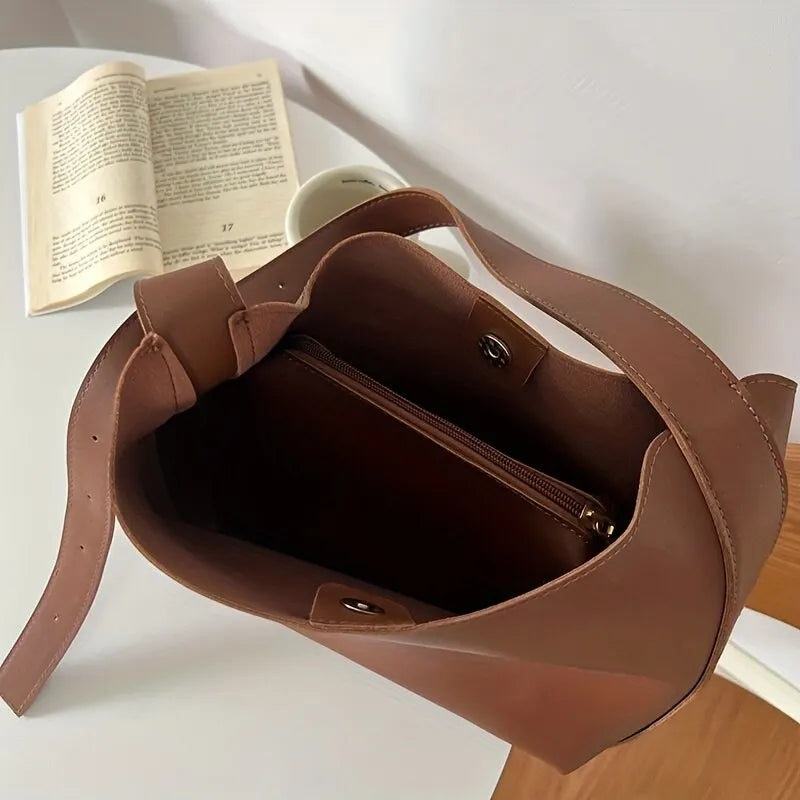 Bolso Minimalista con Silueta Suelta