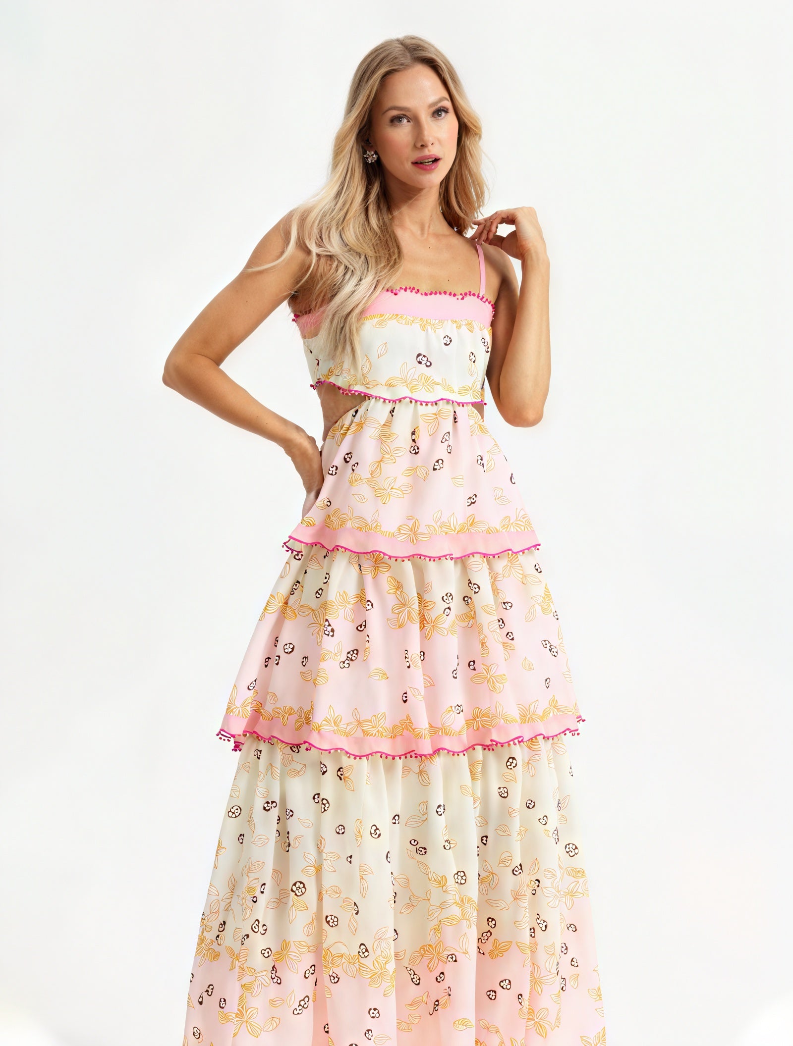 Vestido Floral Escalonado con Detalles Cut-Out