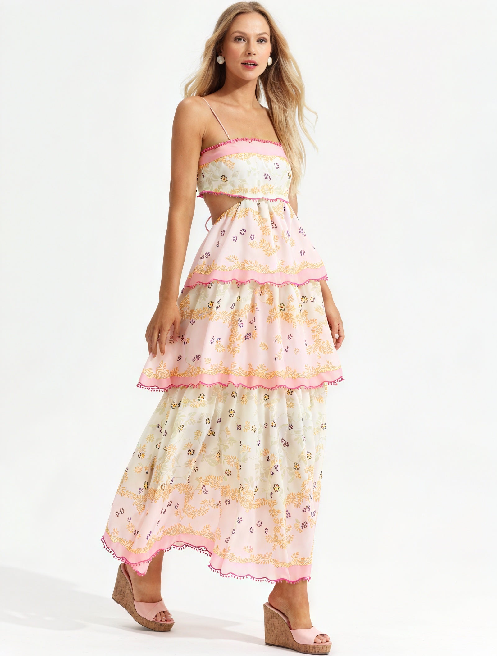 Vestido Floral Escalonado con Detalles Cut-Out