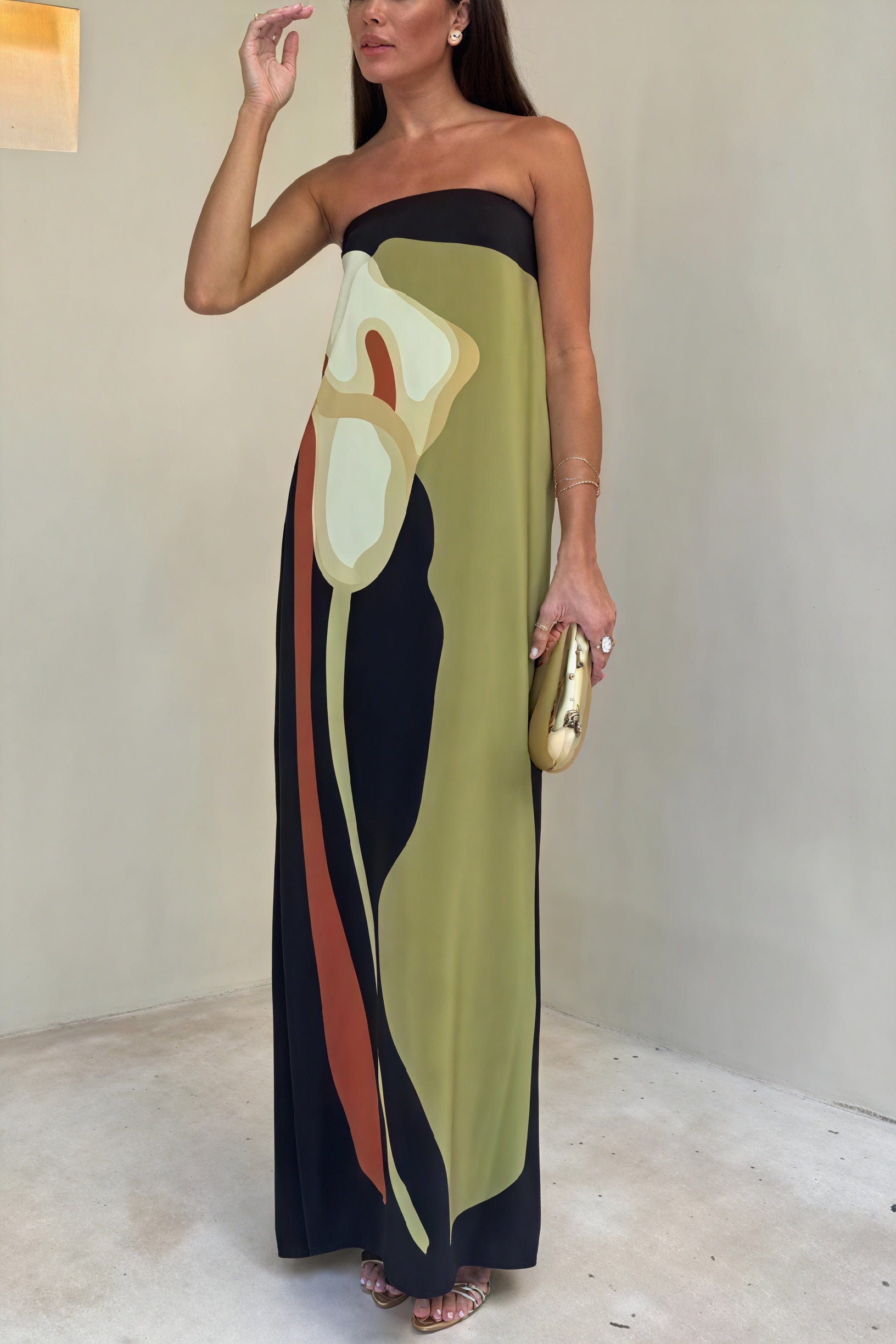 Vestido Maxi Estampado Abstracto y Asimétrico