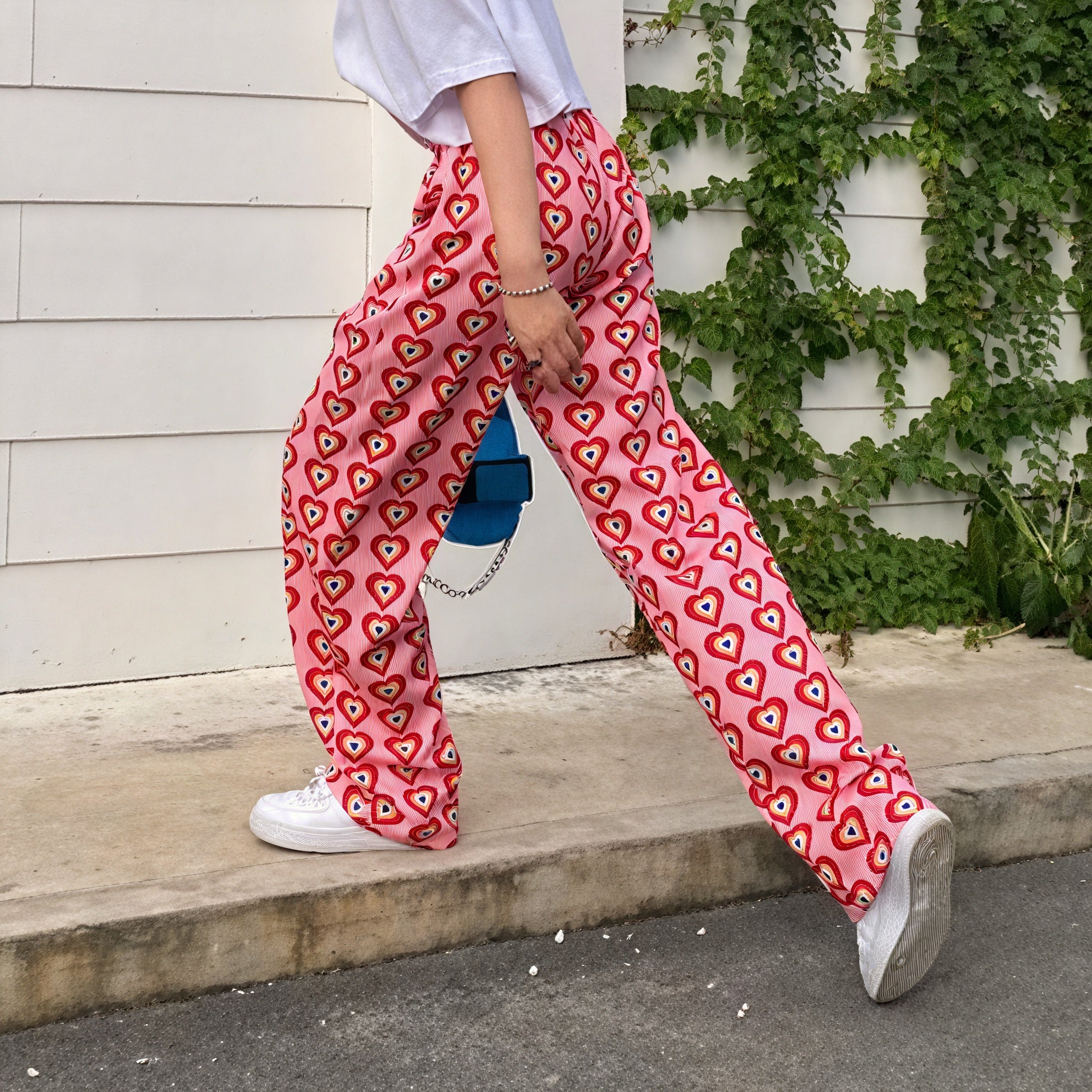 Pantalones Fluidos Estampado Corazones