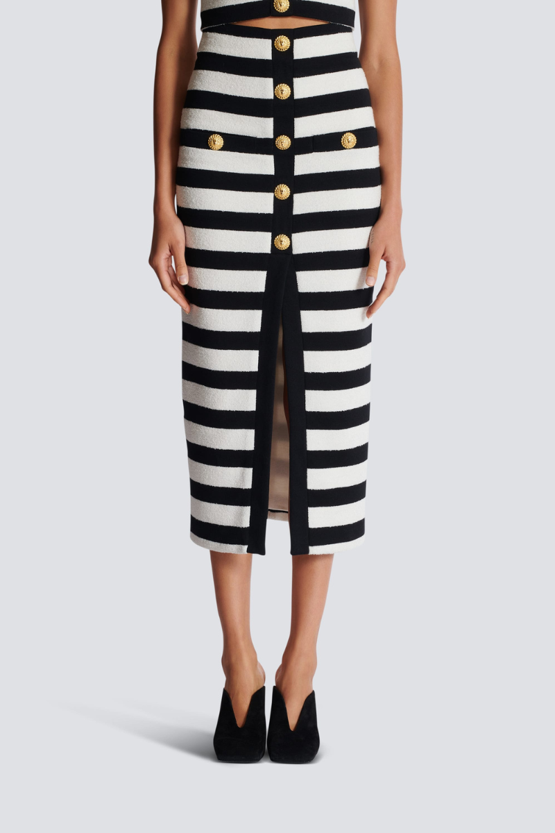 Conjunto Elegante a Rayas con Abertura Frontal