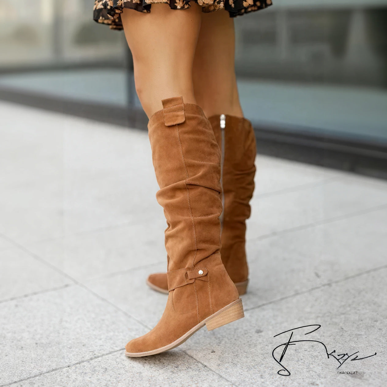 Botas Elegantes de Diseño Contemporáneo
