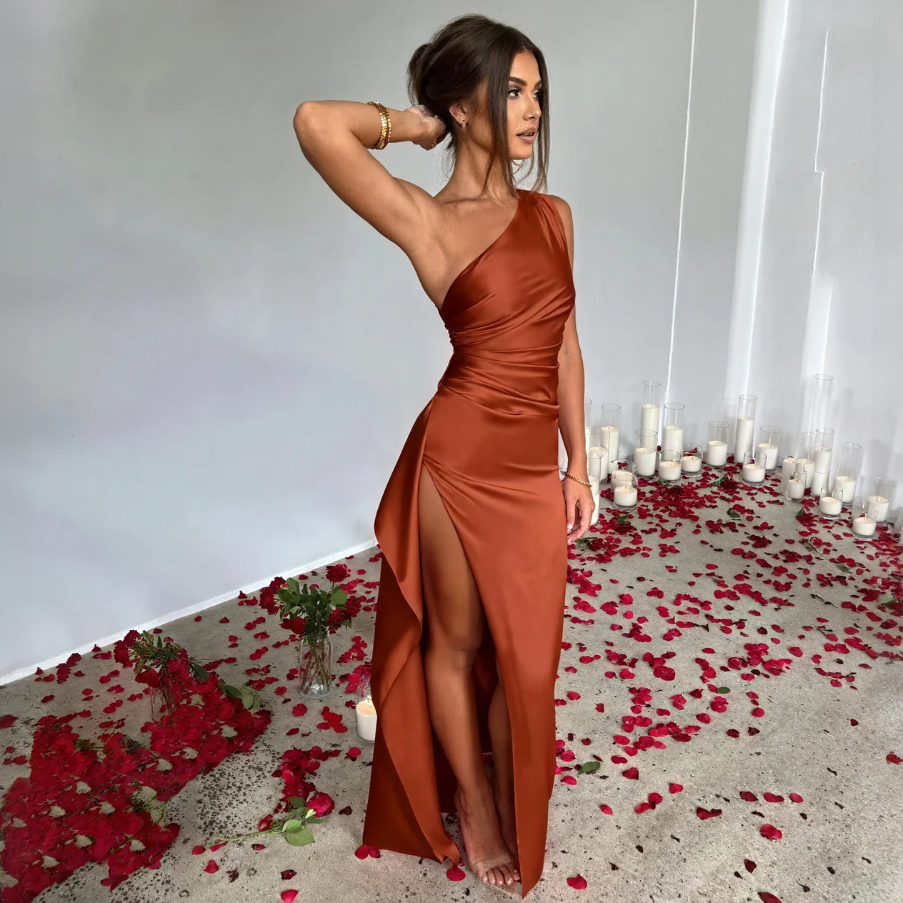 Vestido Elegante con Diseño Asimétrico
