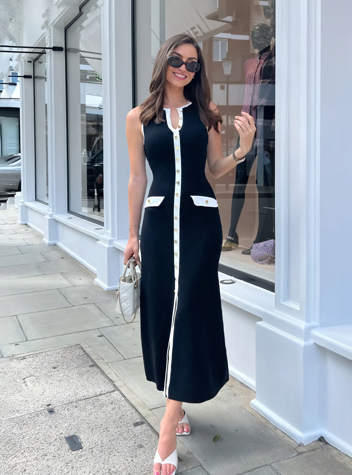 Vestido Midi Chic con Botones Dorados