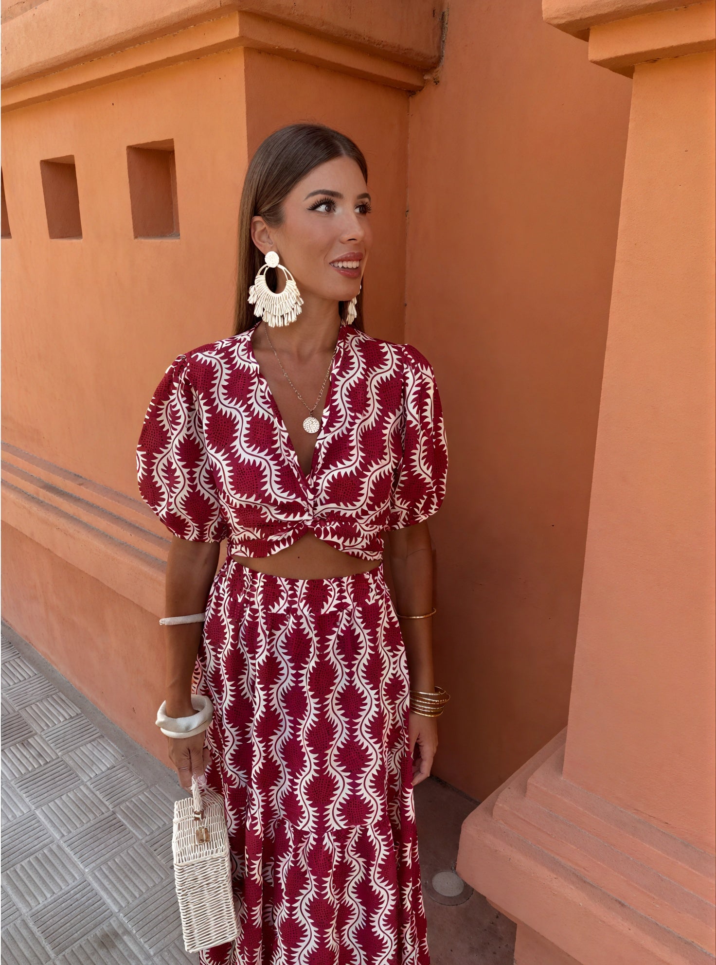 Conjunto Chic de Top Corto y Falda Maxi