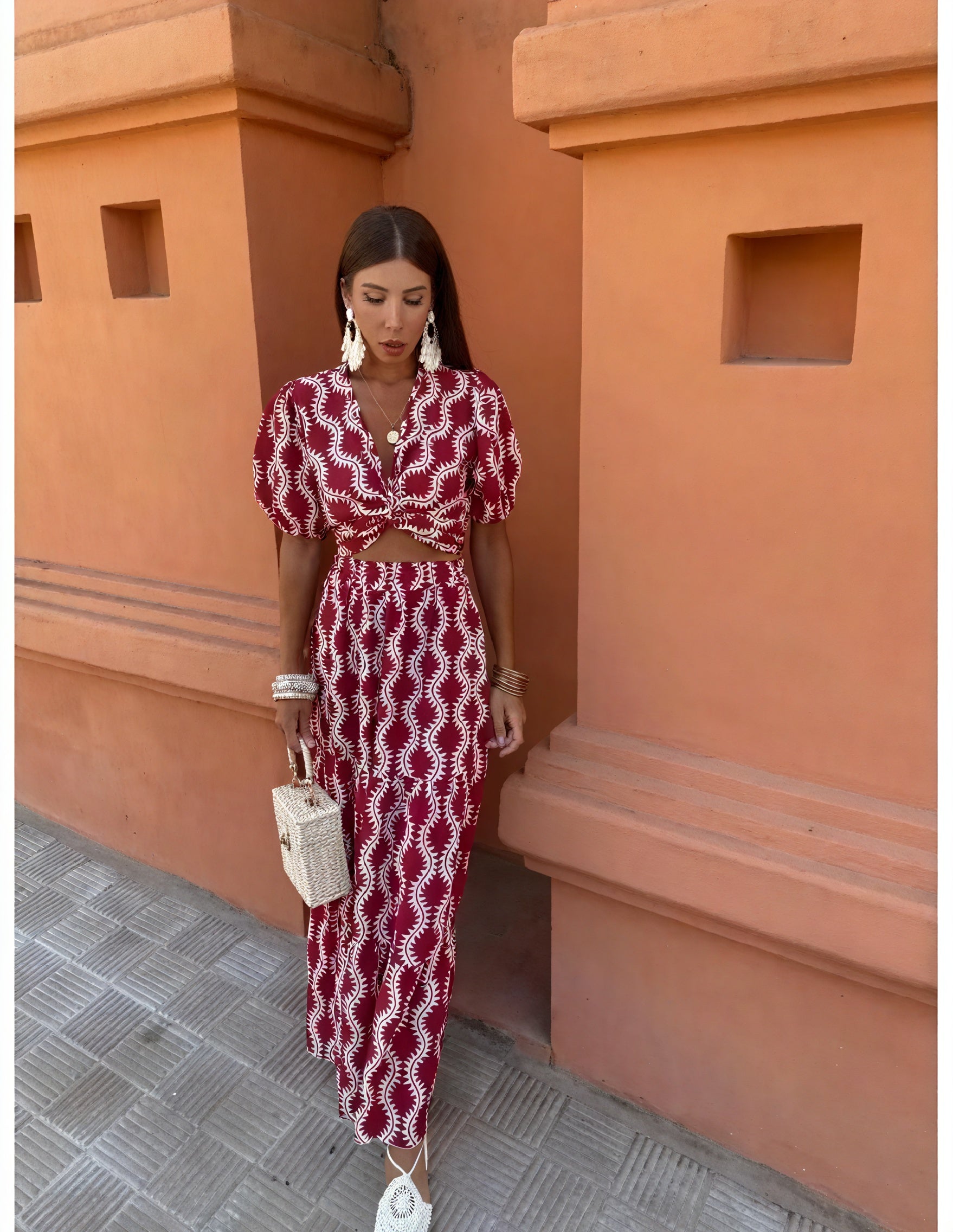 Conjunto Chic de Top Corto y Falda Maxi