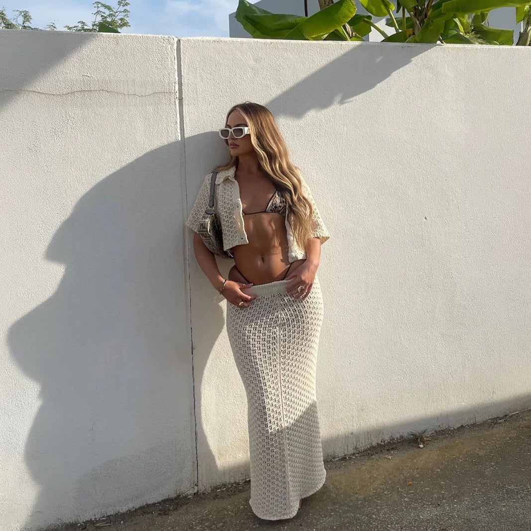 Conjunto Chic: Top Corto y Falda Larga