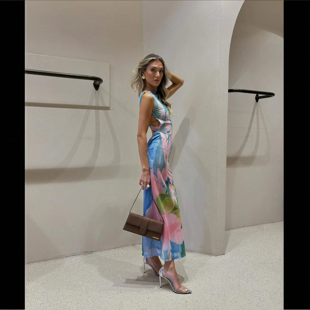 Vestido Floral Chic - Silueta Favorecedora
