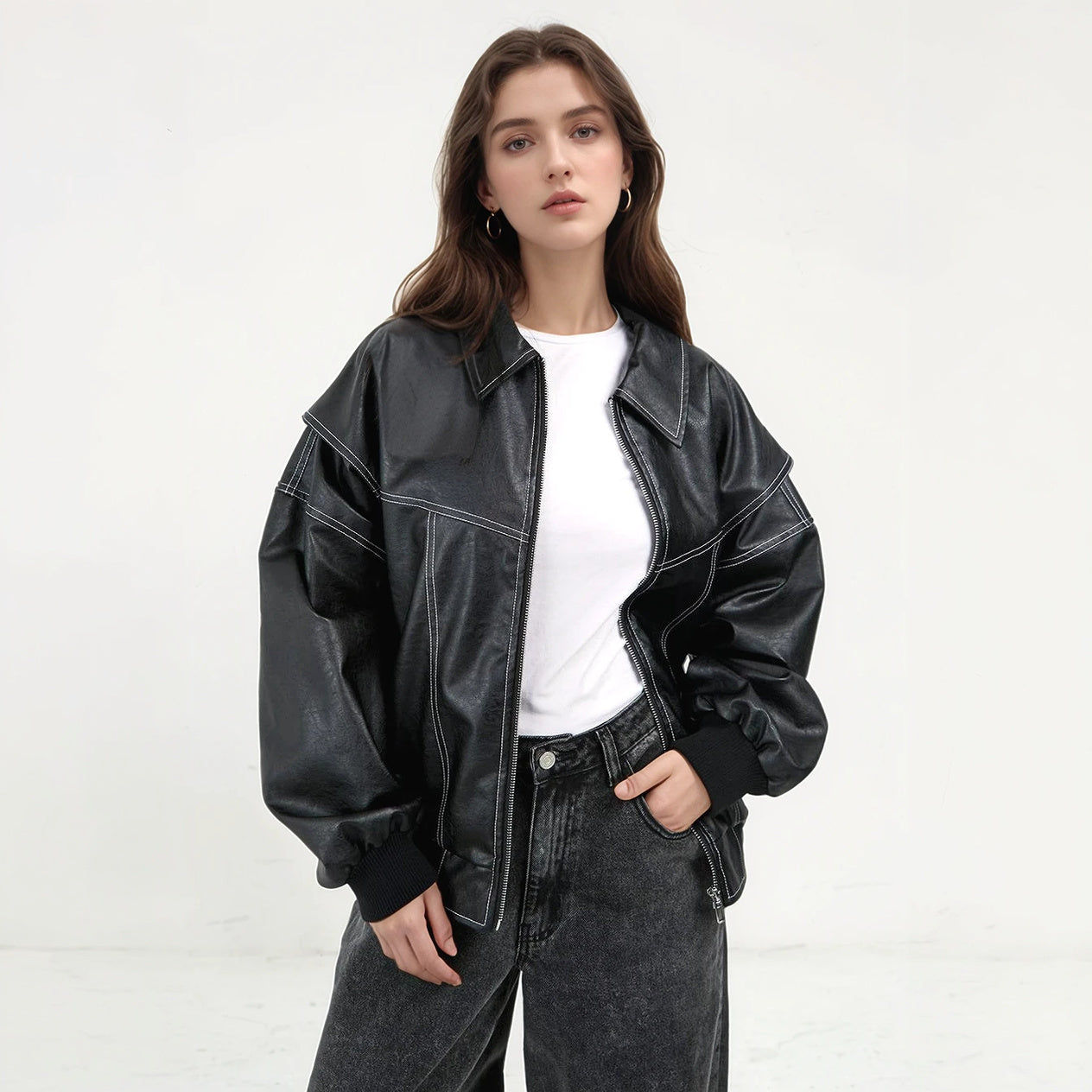 Chaqueta Bomber Moderna con Costuras en Contraste