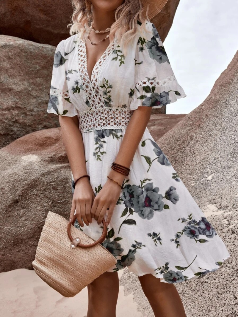 Vestido Floral con Encaje Romántico
