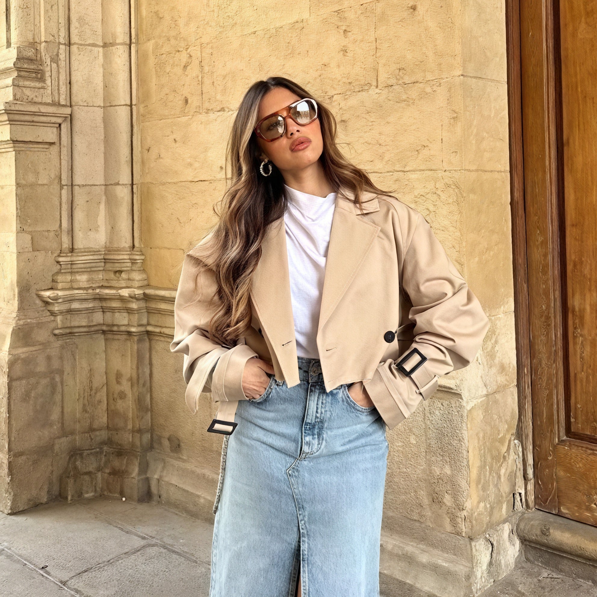 Chaqueta Trench Corta con Cinturón Ajustable