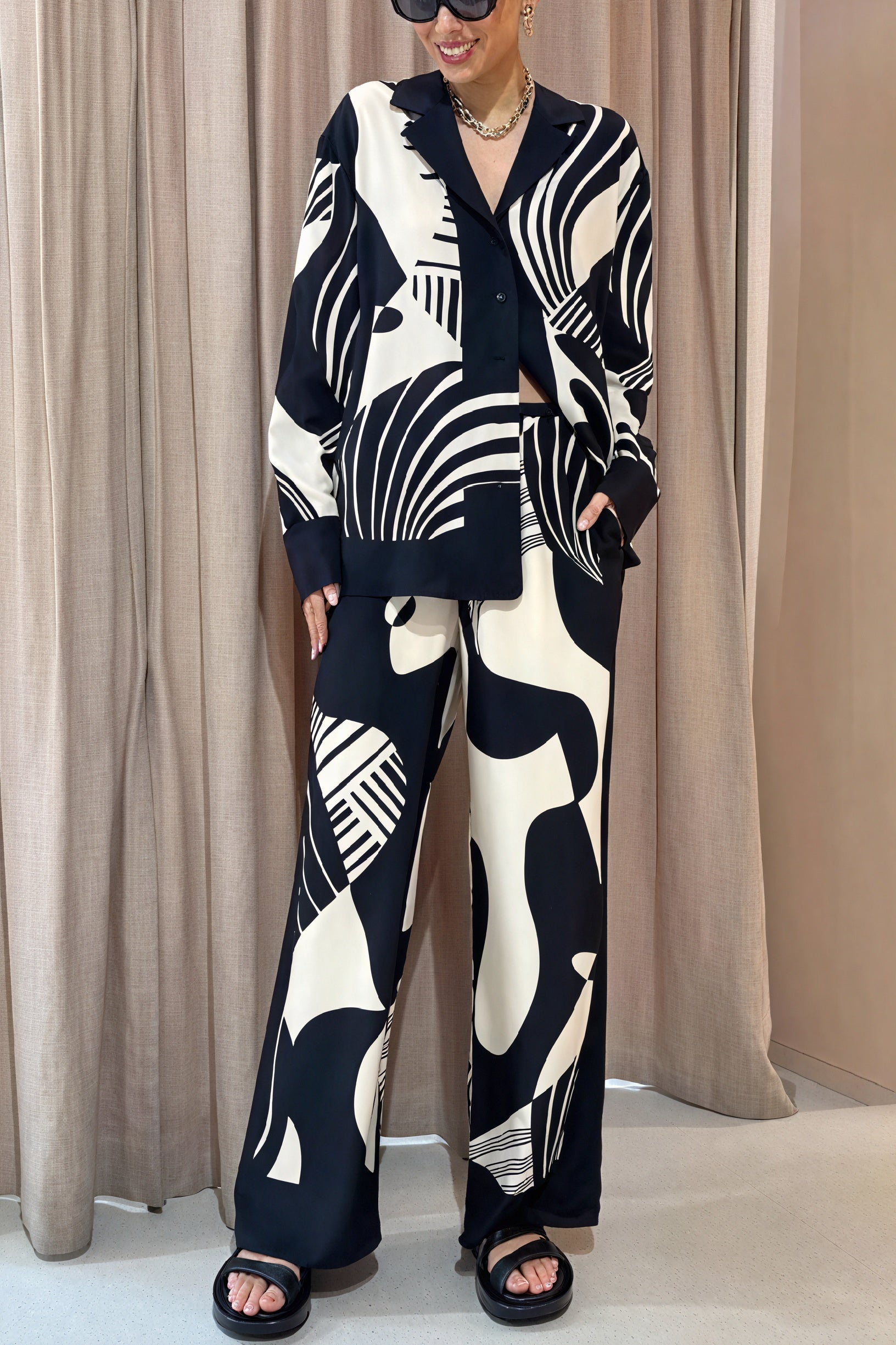 Traje Abstracto Moderno - Pantalón Ancho