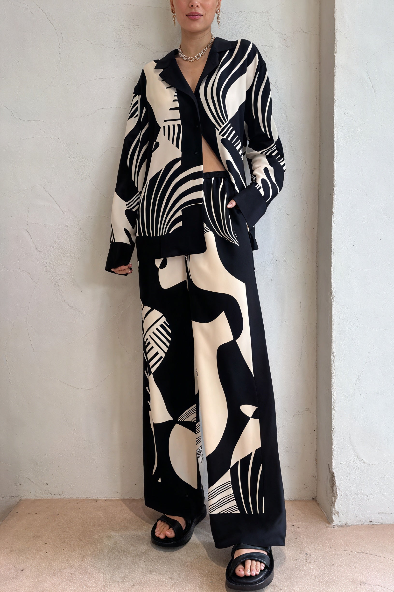 Traje Abstracto Moderno - Pantalón Ancho