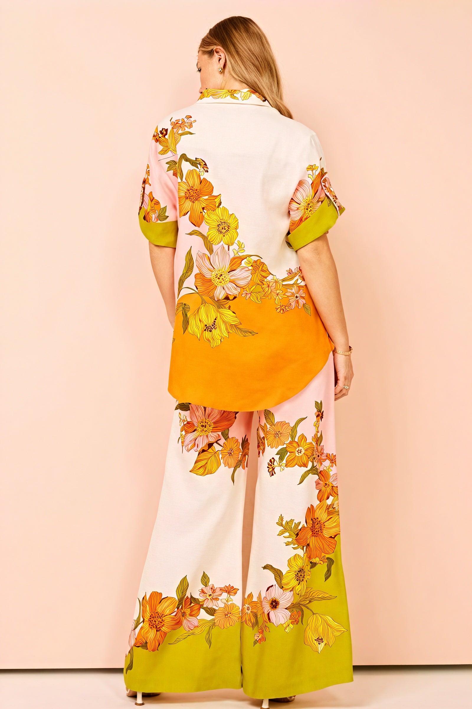 Conjunto Estampado Floral Vibrante