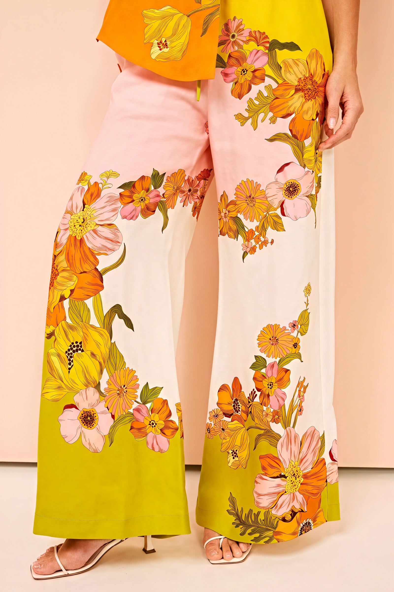 Conjunto Estampado Floral Vibrante