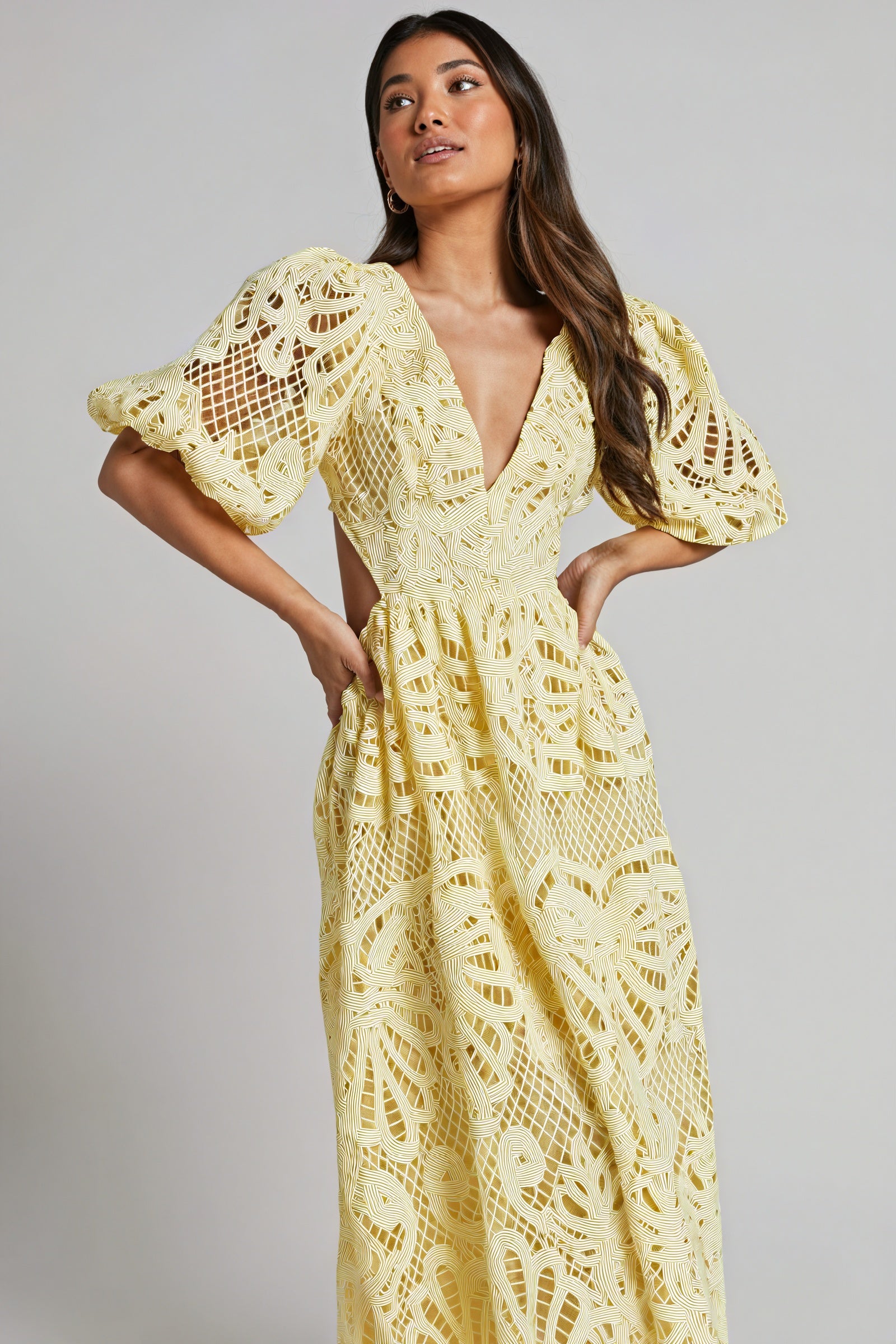 Vestido Midi Encaje Detalle Cut-Out