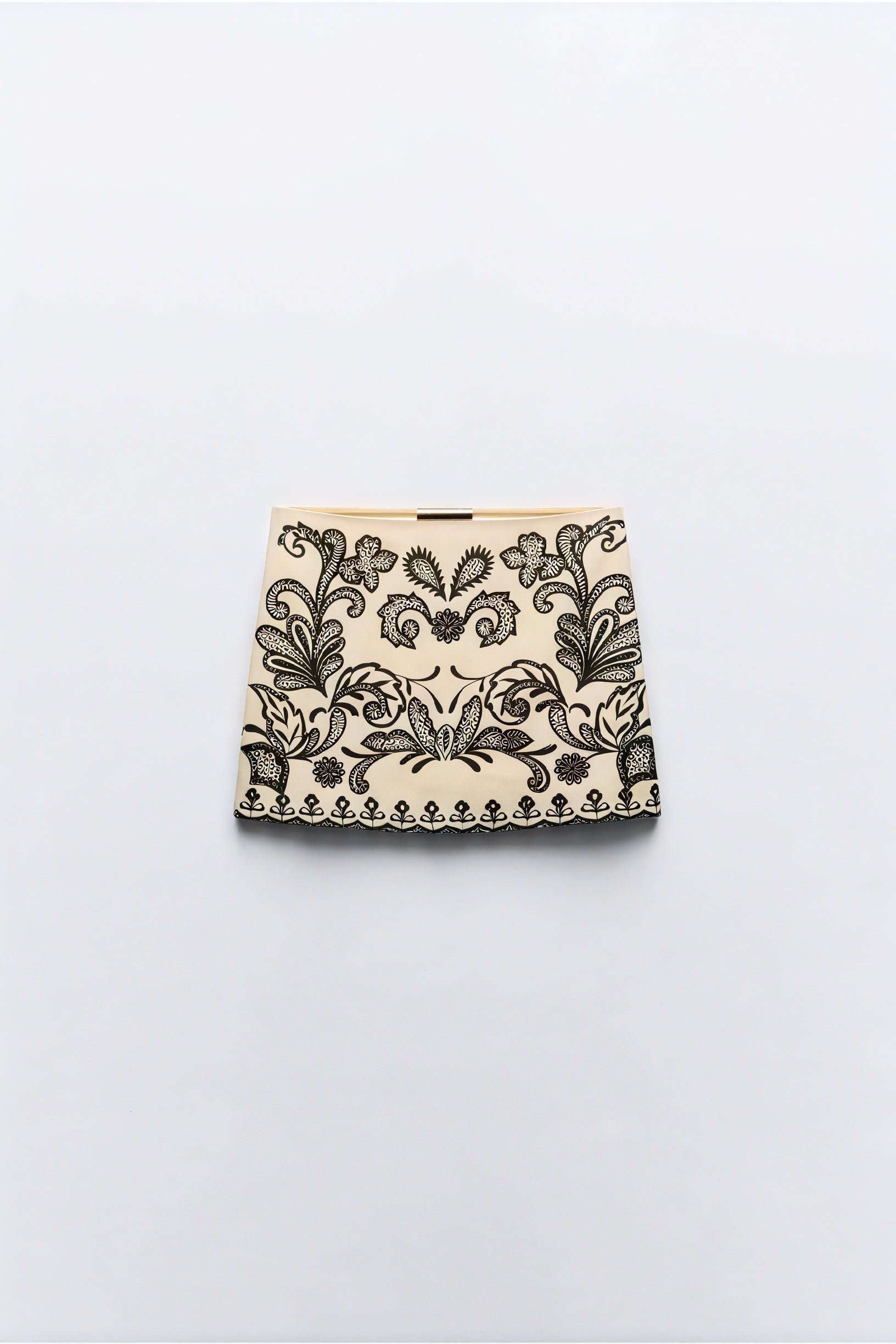 Top Halter Bordado Floral - Estilo Bohemio