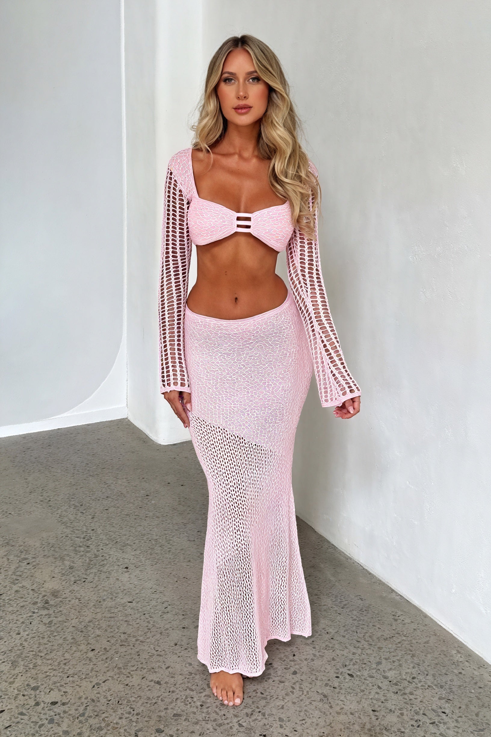 Conjunto Crochet Chic: Top y Falda Maxi