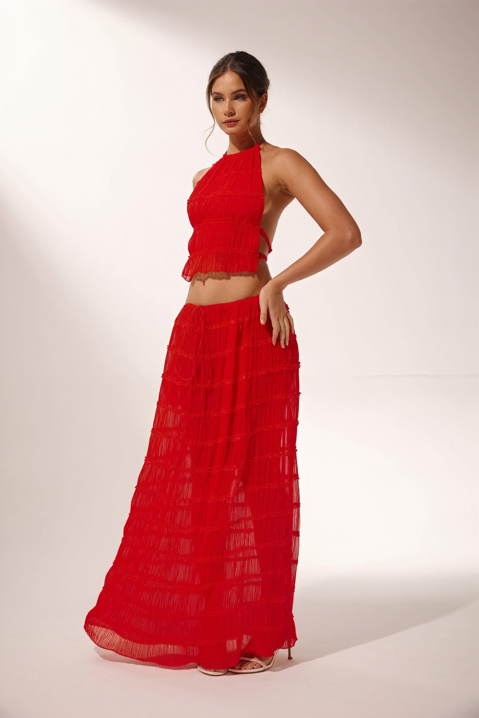 Conjunto Chic: Top Halter y Falda Maxi Fluida