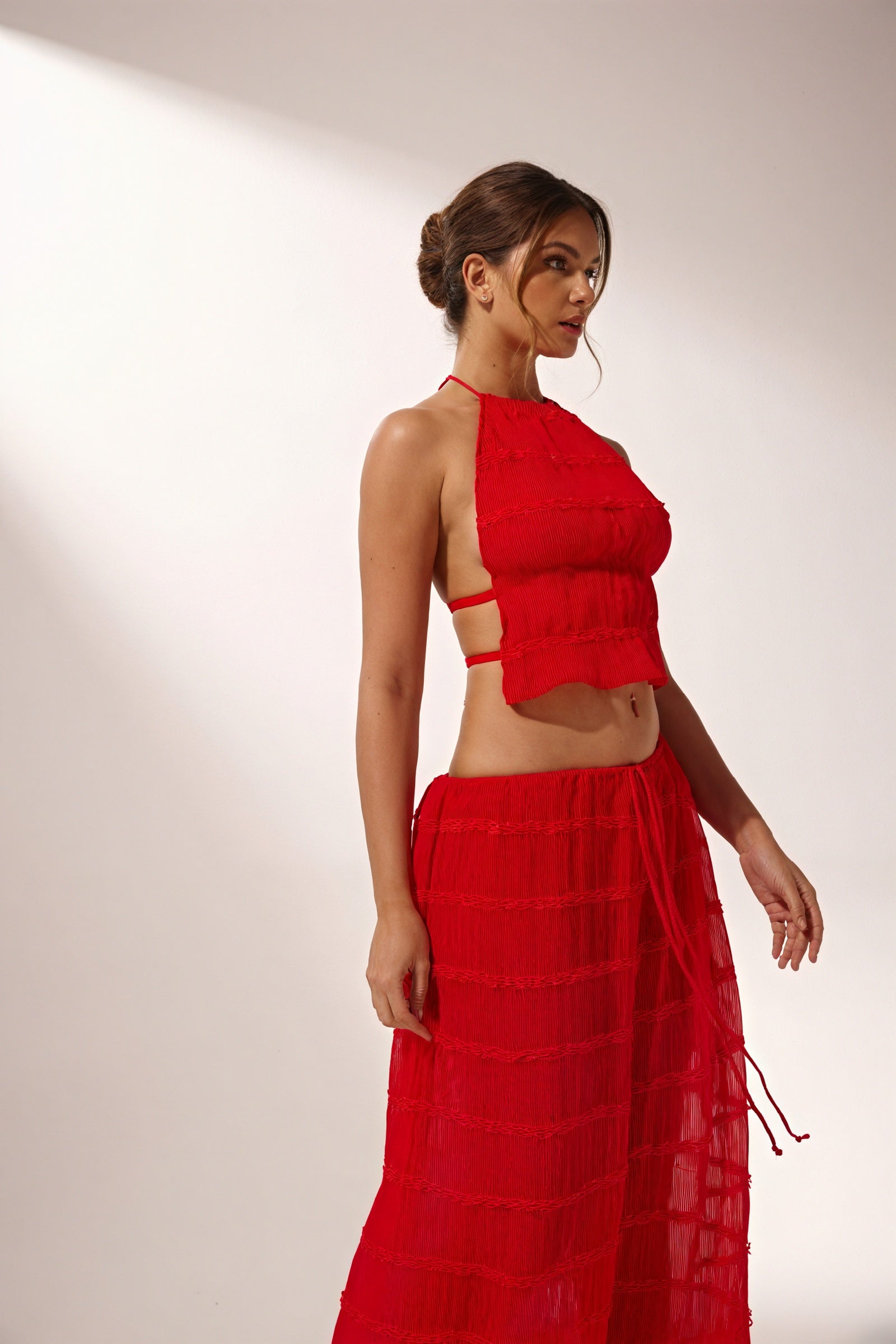 Conjunto Chic: Top Halter y Falda Maxi Fluida