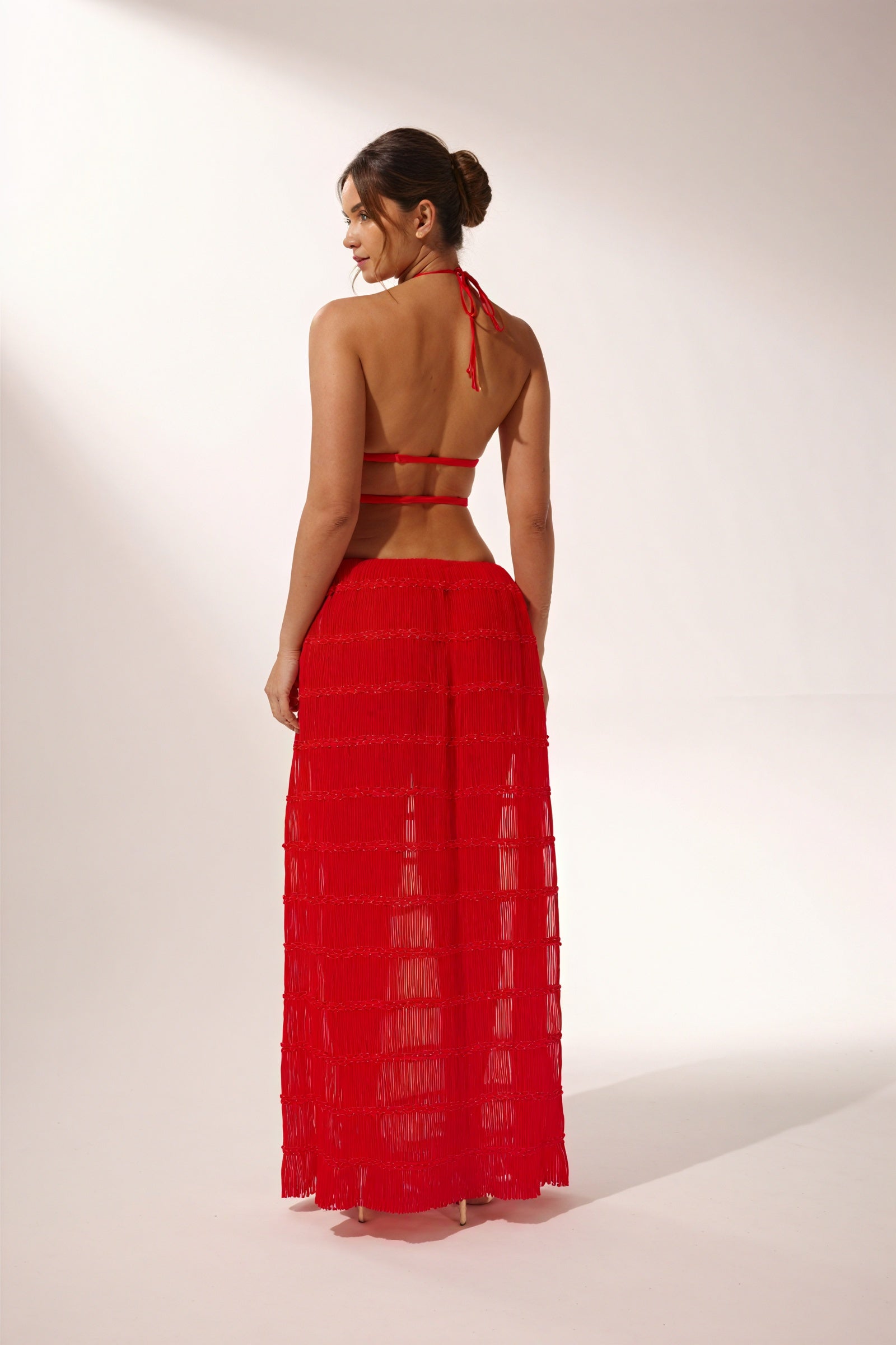 Conjunto Chic: Top Halter y Falda Maxi Fluida