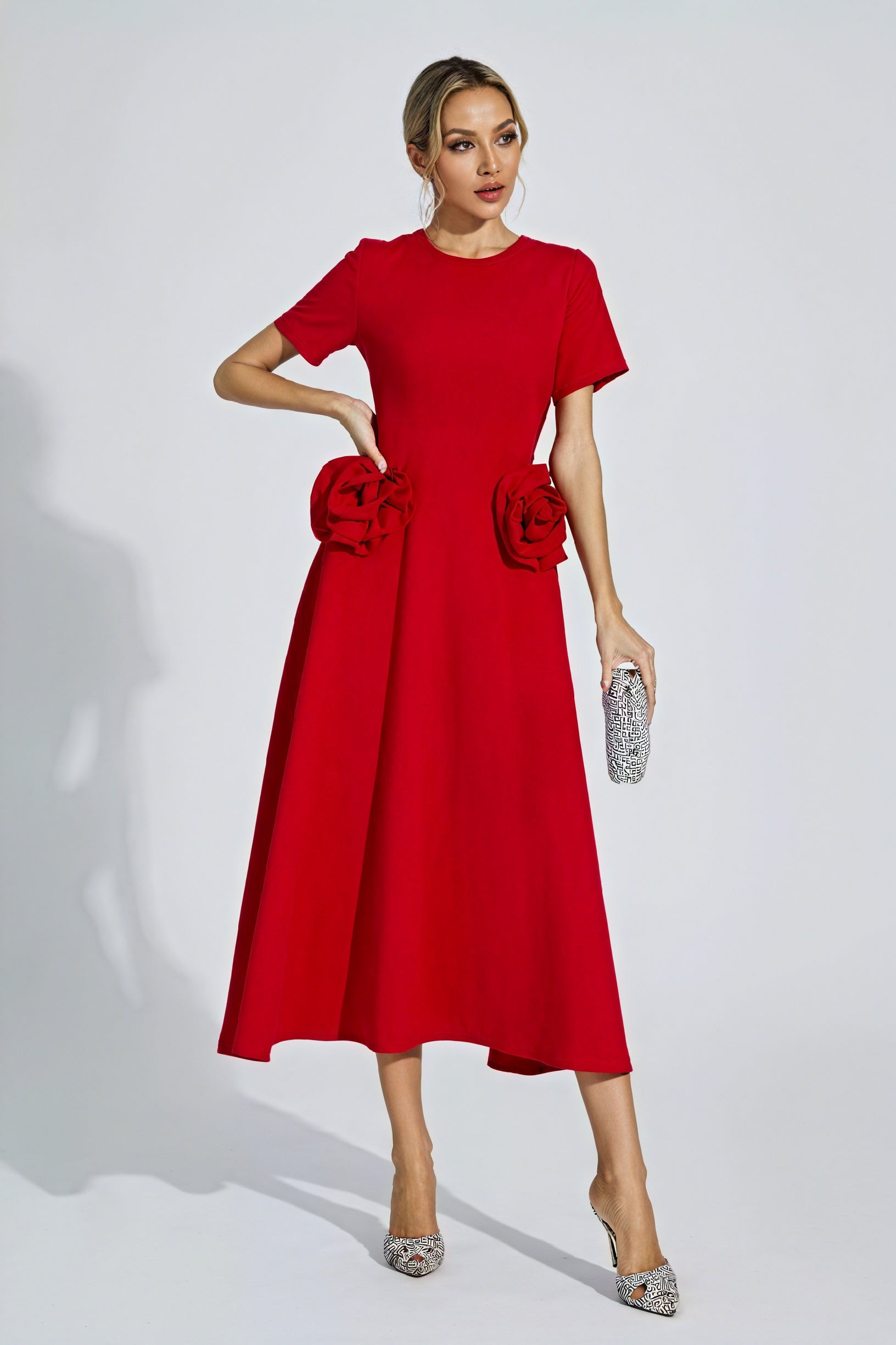 Vestido Midi con Rosas Esculturales