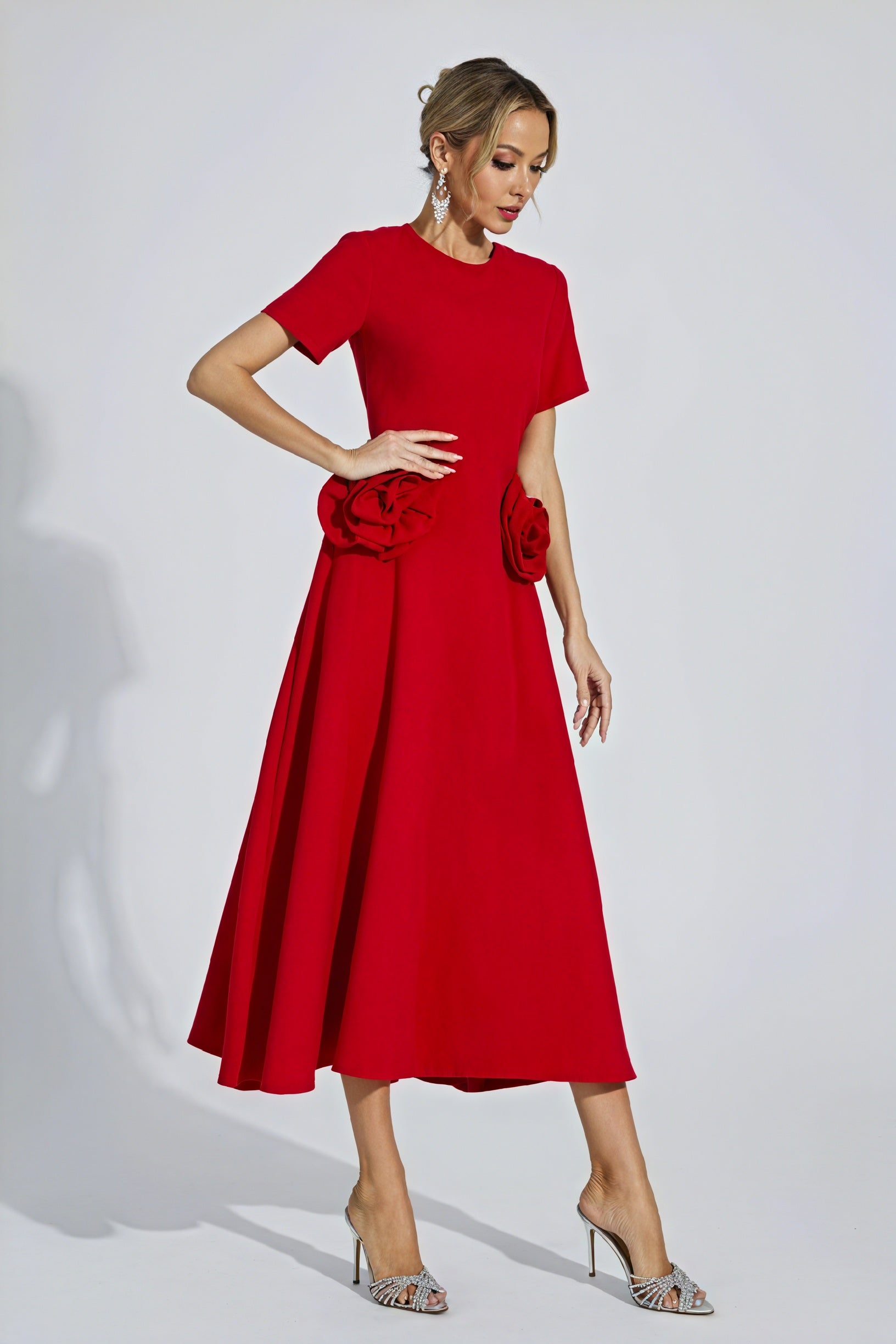 Vestido Midi con Rosas Esculturales