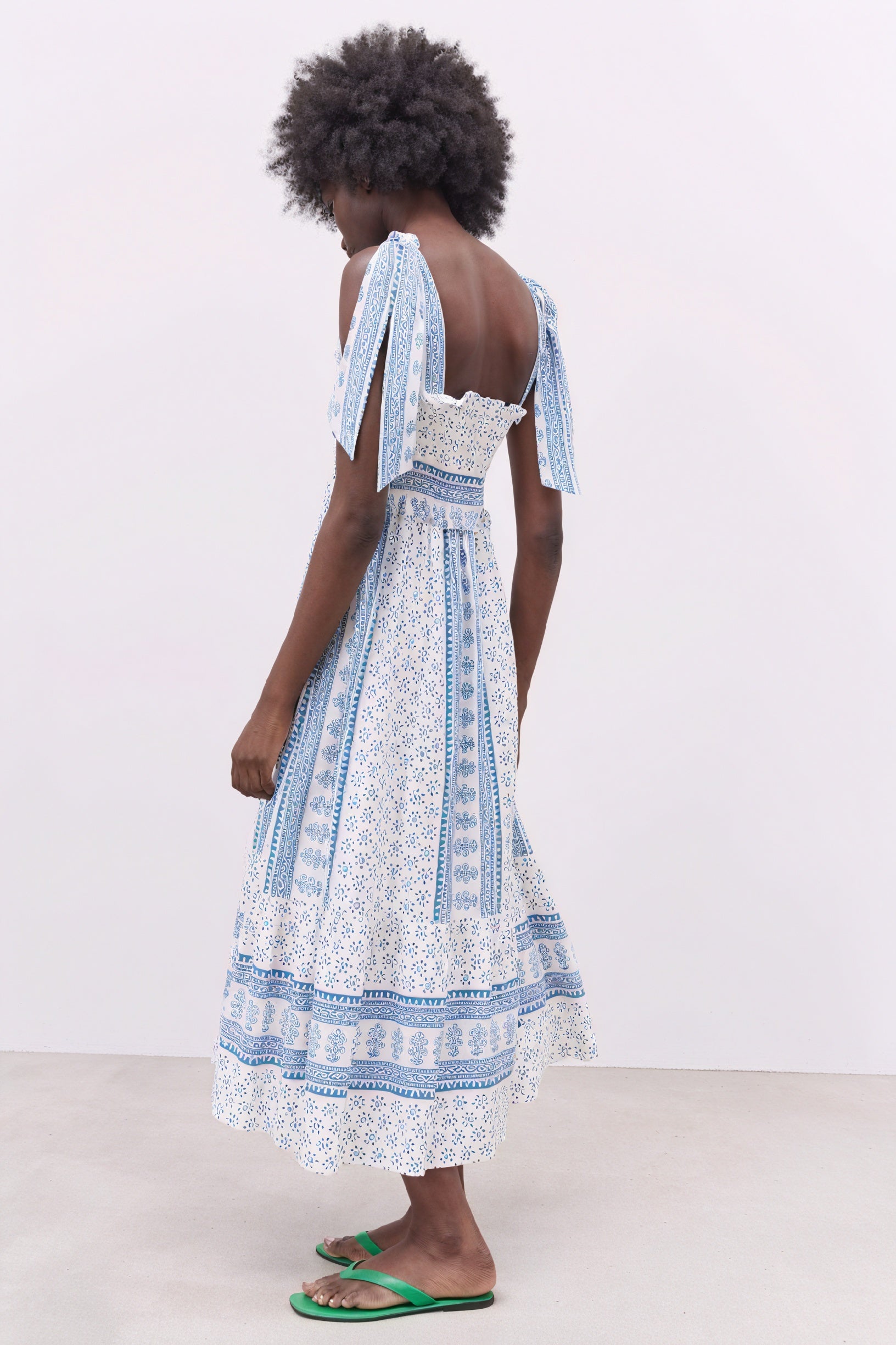 Vestido Midi Estampado con Tirantes Anudados