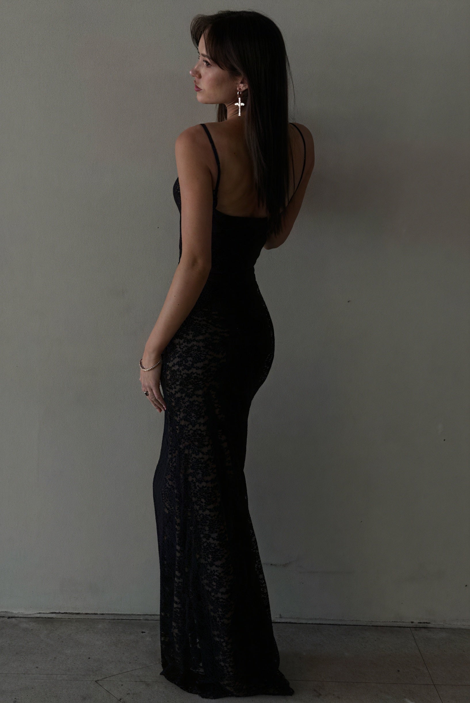 Vestido Maxi de Encaje con Tirantes Finos