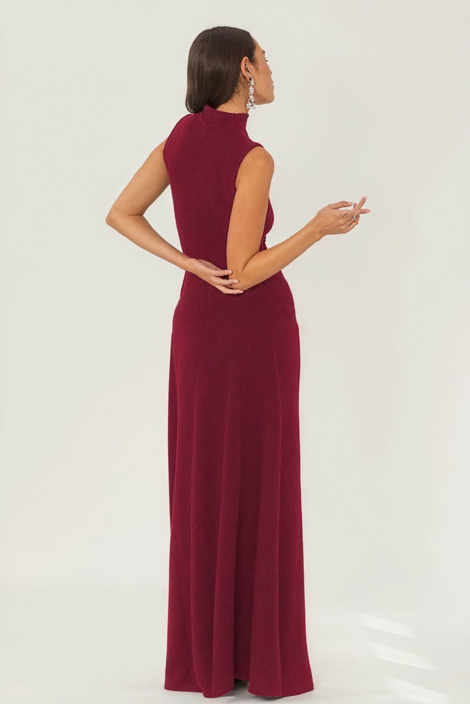 Vestido Largo con Drapeado y Cuello Alto