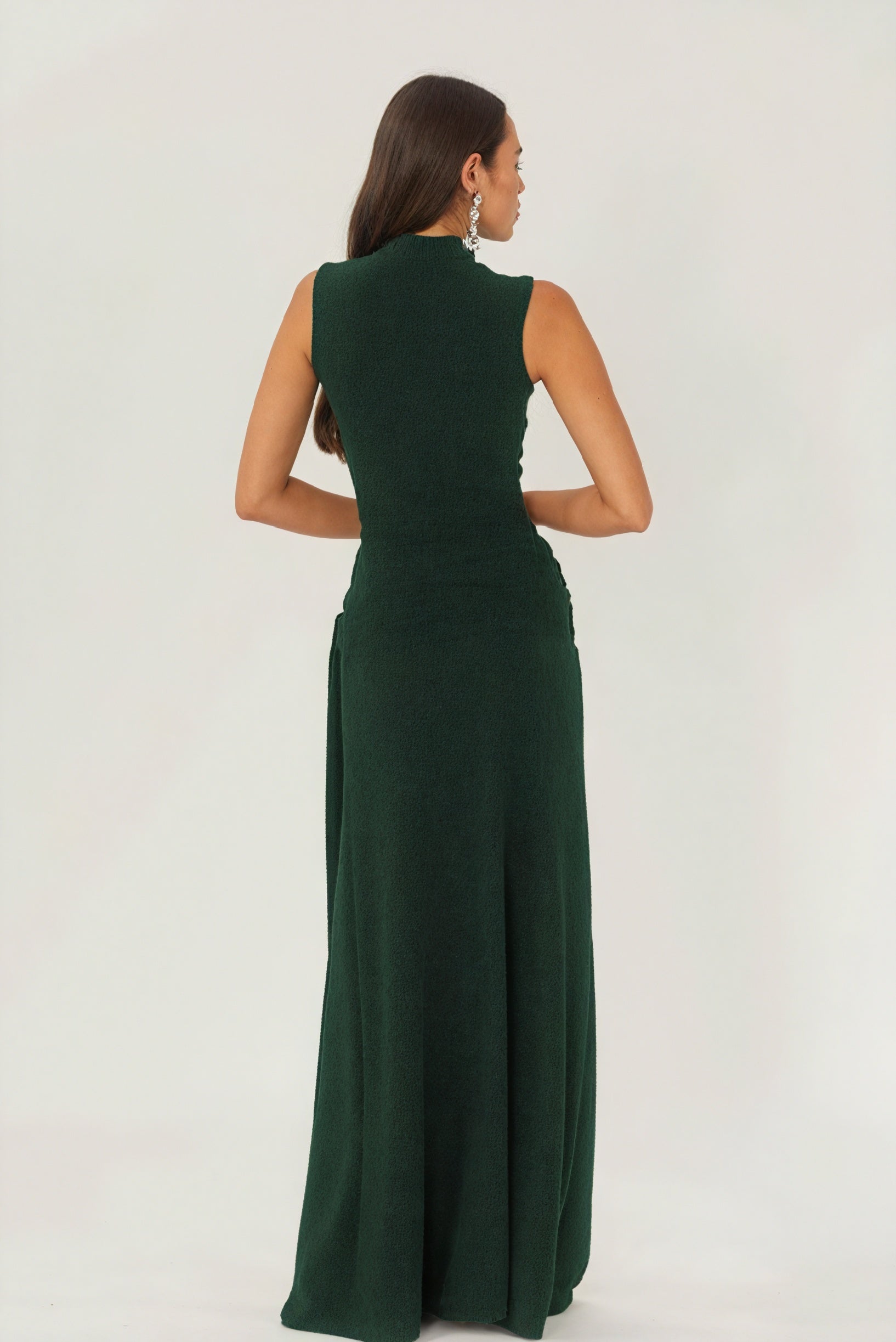 Vestido Largo con Drapeado y Cuello Alto