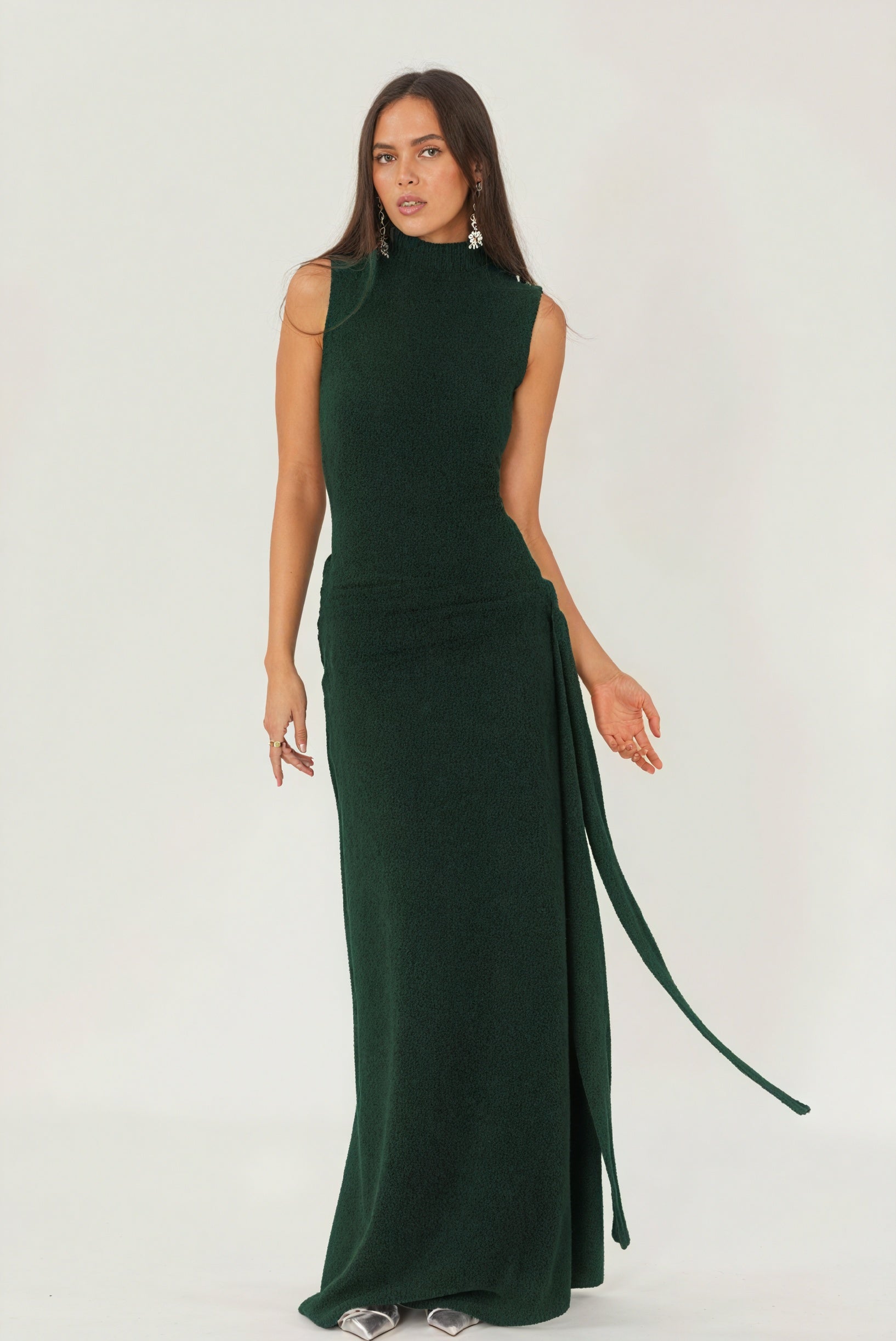 Vestido Largo con Drapeado y Cuello Alto
