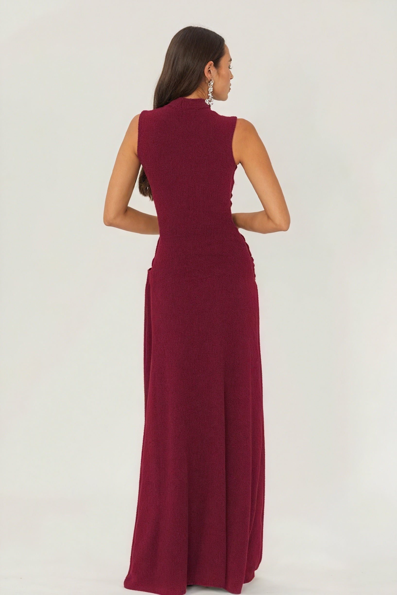 Vestido Largo con Drapeado y Cuello Alto