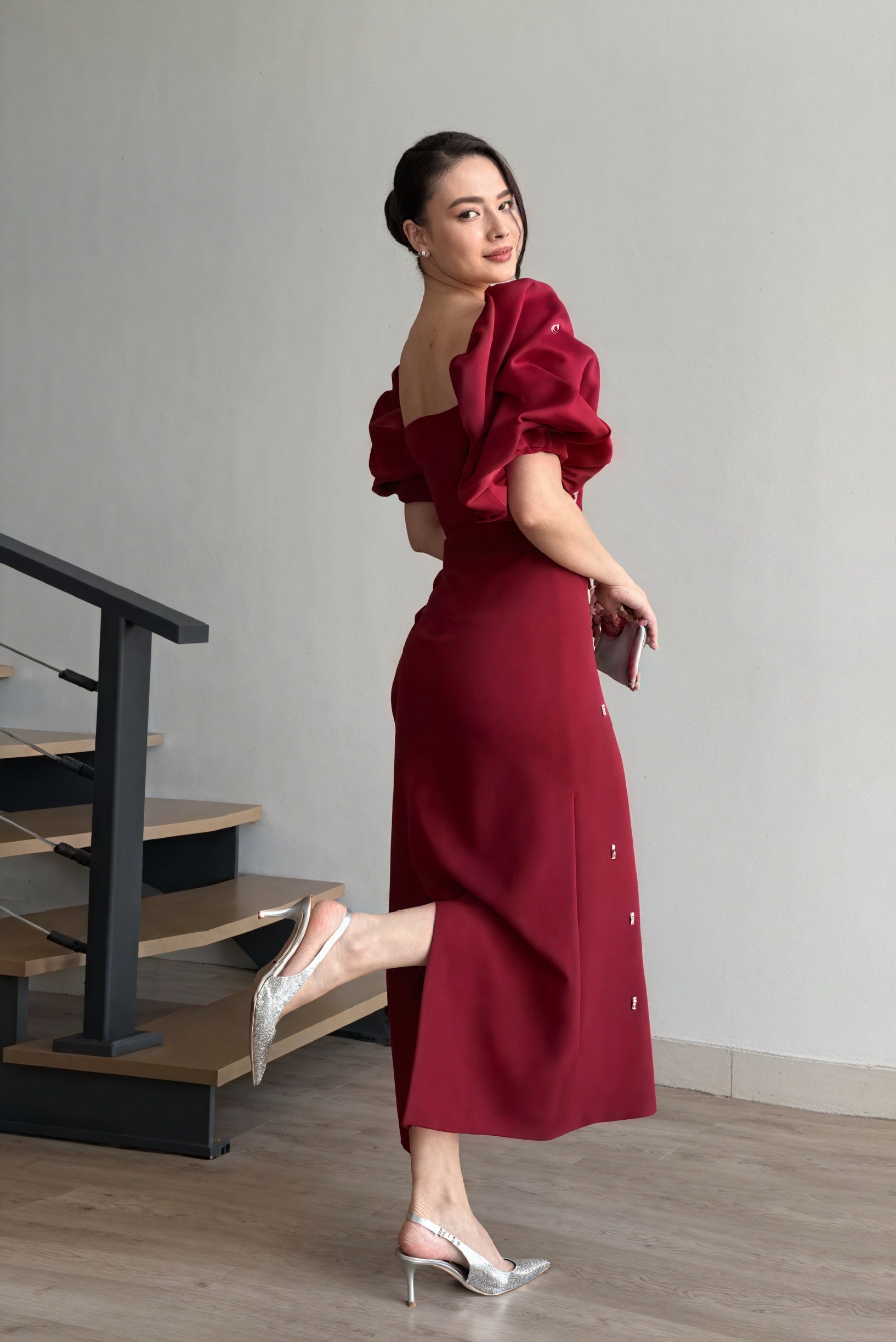 Vestido Midi con Mangas Abullonadas y Detalles