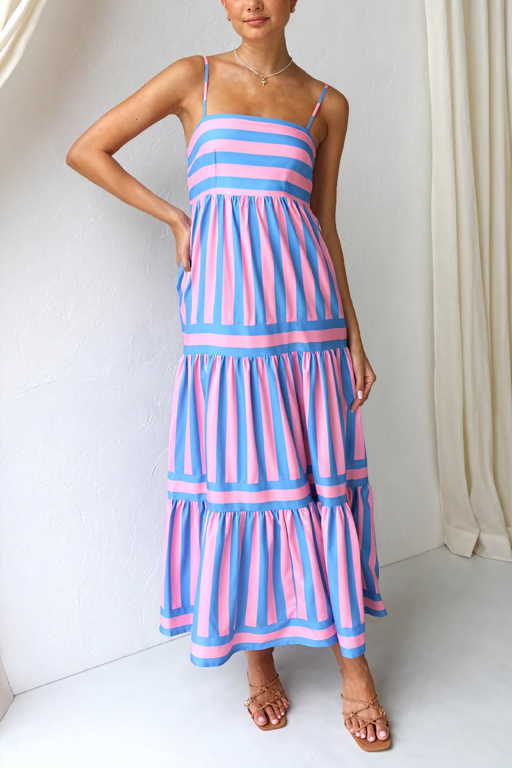 Vestido Maxi Rayas Verticales con Bolsillos