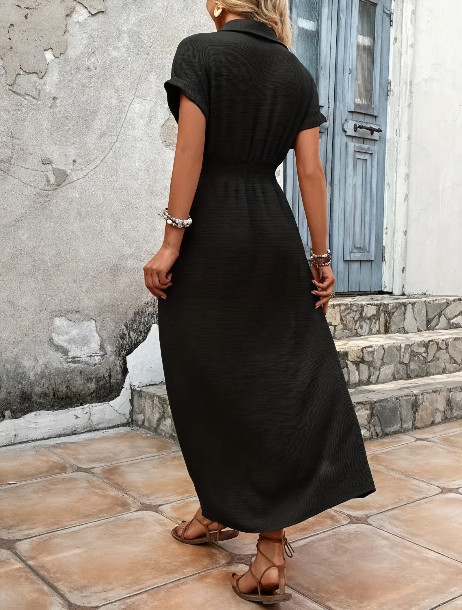 Vestido Midi Abotonado con Detalle Torcido