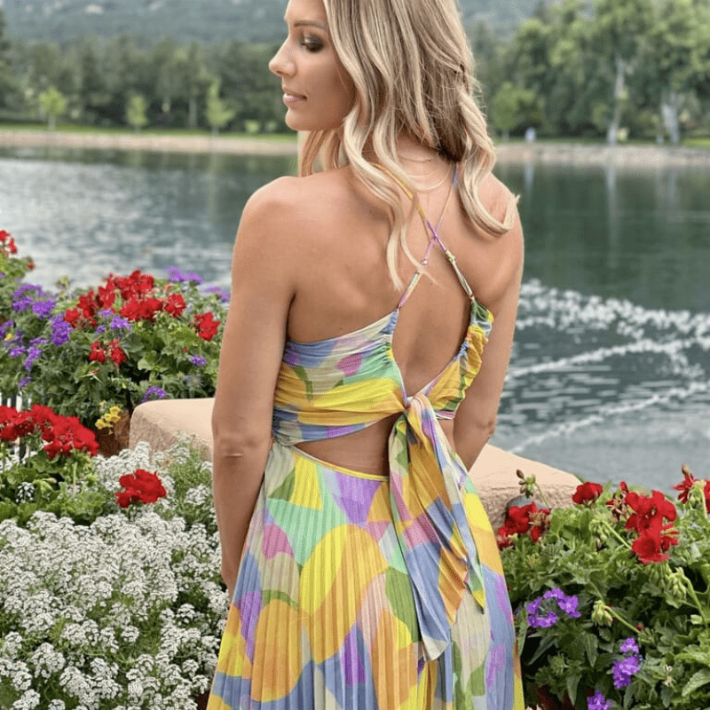 Vestido Midi con Diseño Plisado