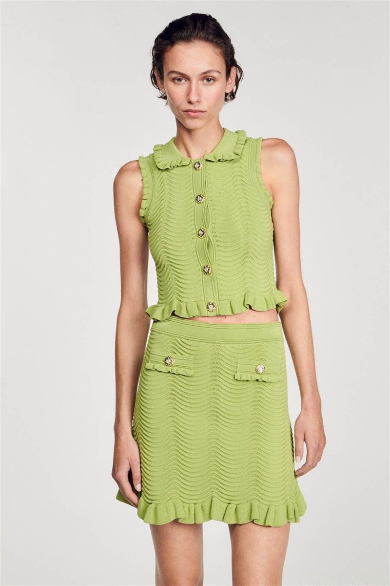 Conjunto Chic de Punto con Detalles Ruffle