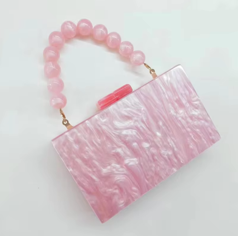 Clutch Rectangular con Asa de Cuentas