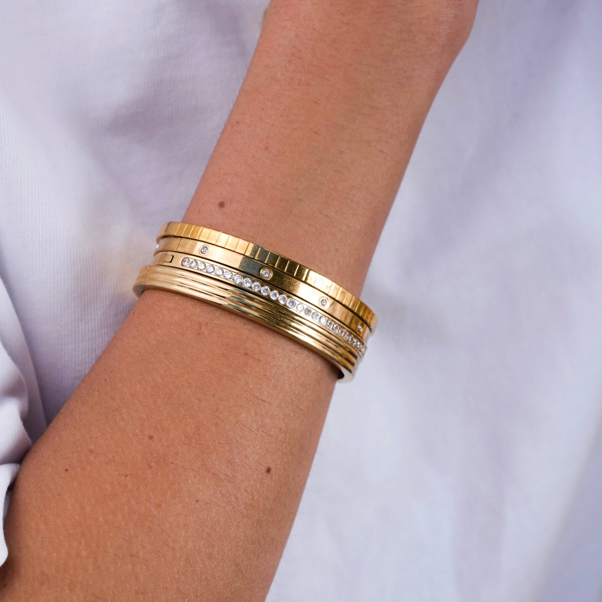 Brazalete Minimalista Entrelazado