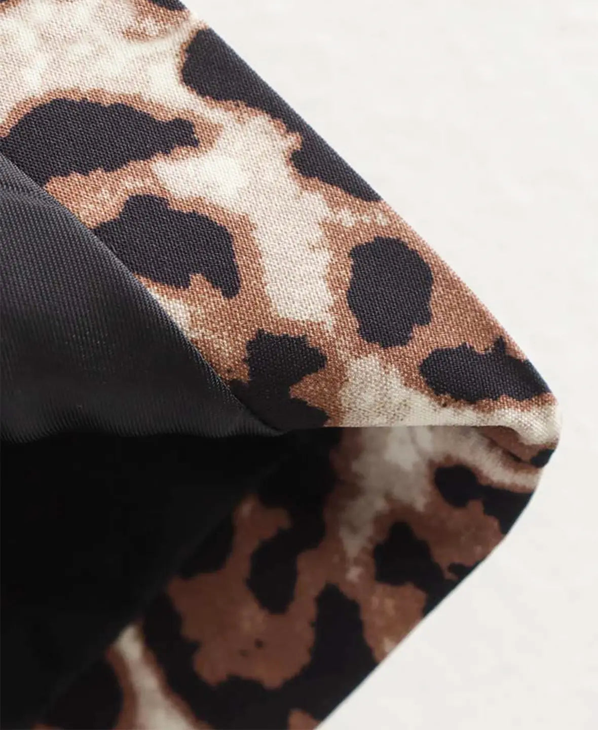 Top Estampado Animal con Botones