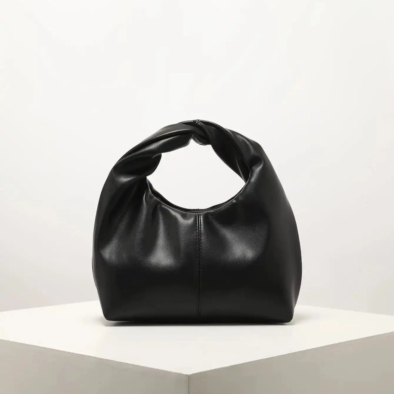 Bolso Minimalista con Asa Anudada