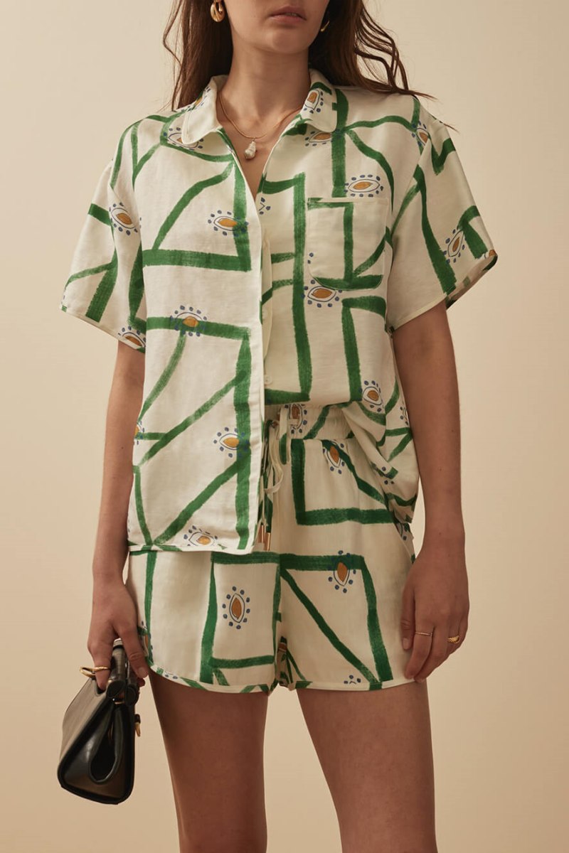 Conjunto Camisero y Shorts Estampado Geométrico