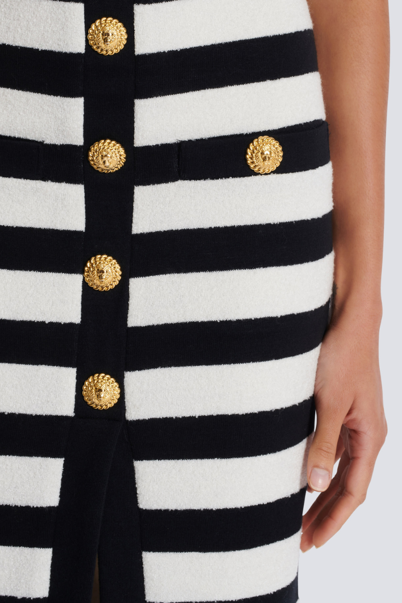 Conjunto Elegante a Rayas con Abertura Frontal