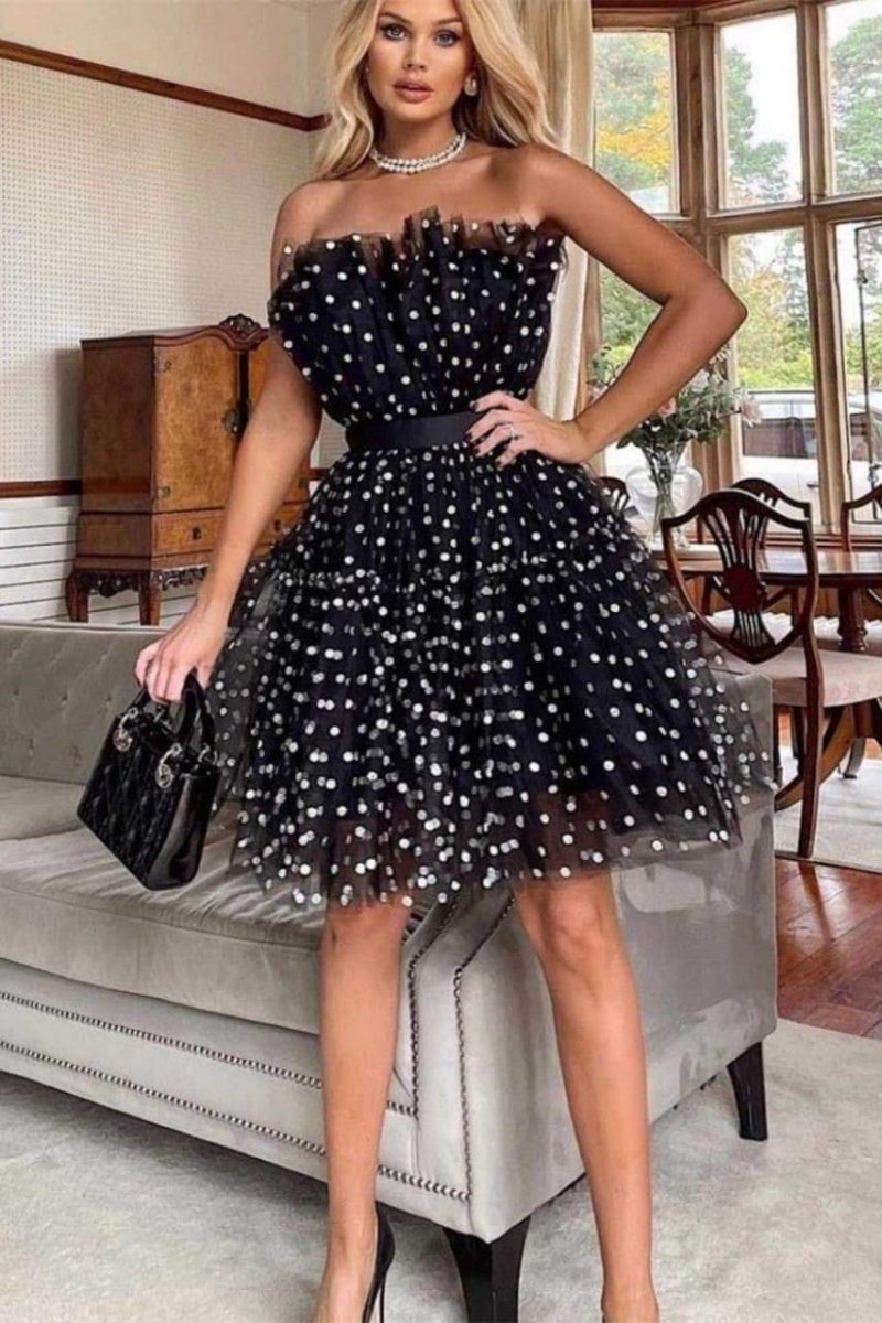 Vestido Coqueto de Lunares con Lazada