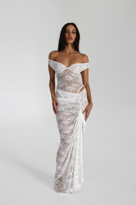 Vestido de Encaje con Hombros Descubiertos